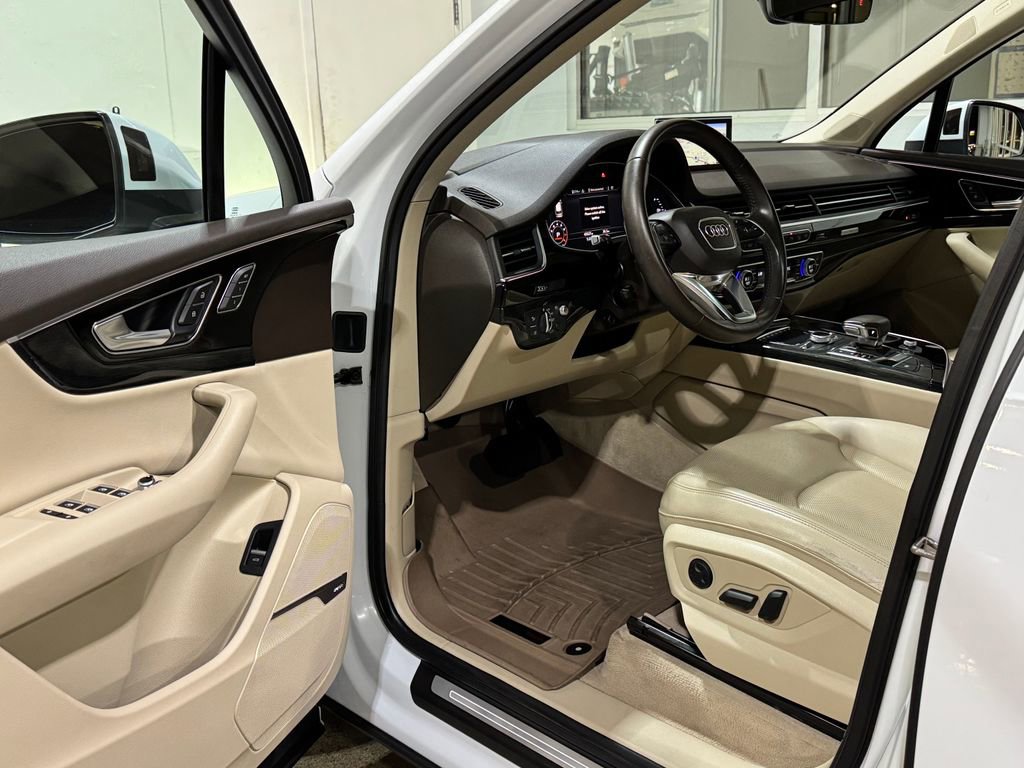 Used 2018 Audi Q7 3.0T Prestige w/ Prestige Package image 22
