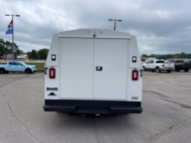 New 2027 Ford E-350 and Econoline 350 Super Duty w/ Power Equipment Group RWD image 10