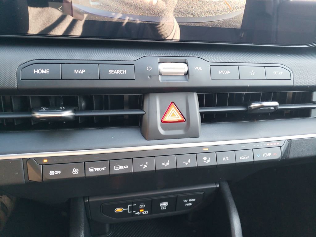 New 2025 Kia K4 FWD image 21