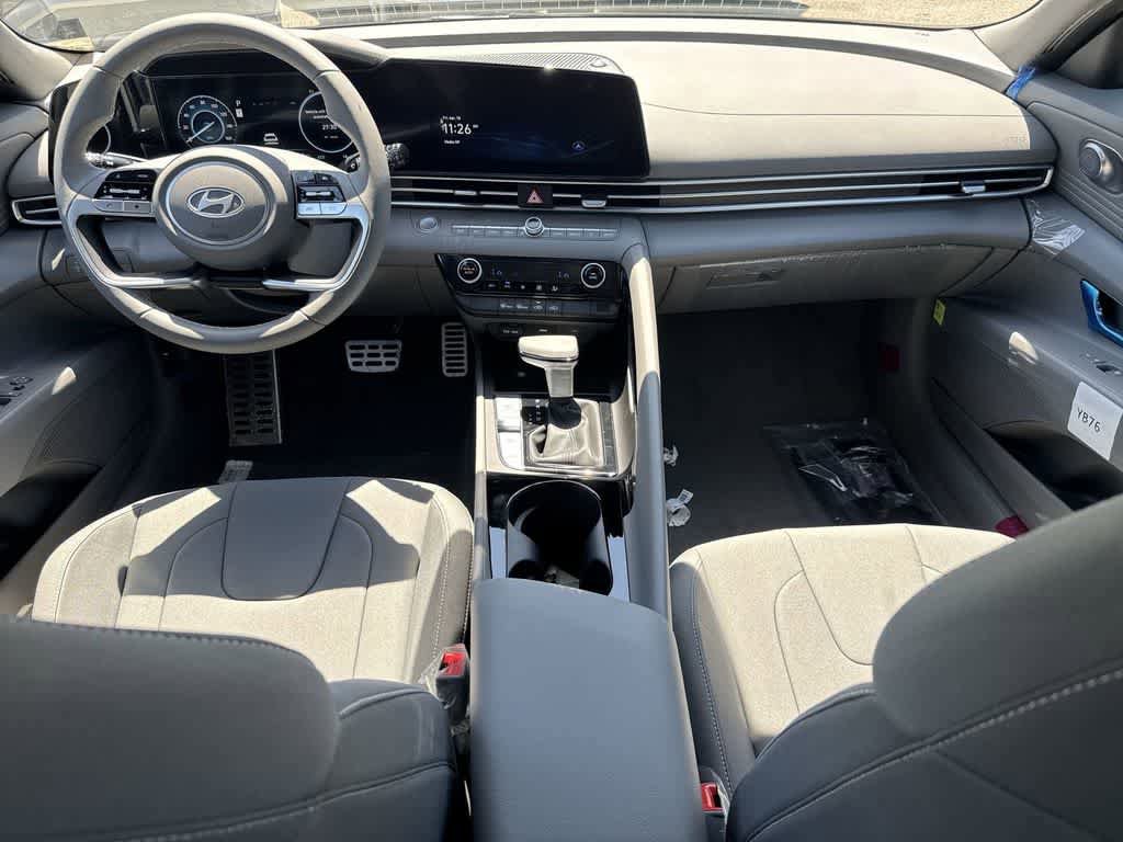 New 2025 Hyundai Elantra SEL image 15