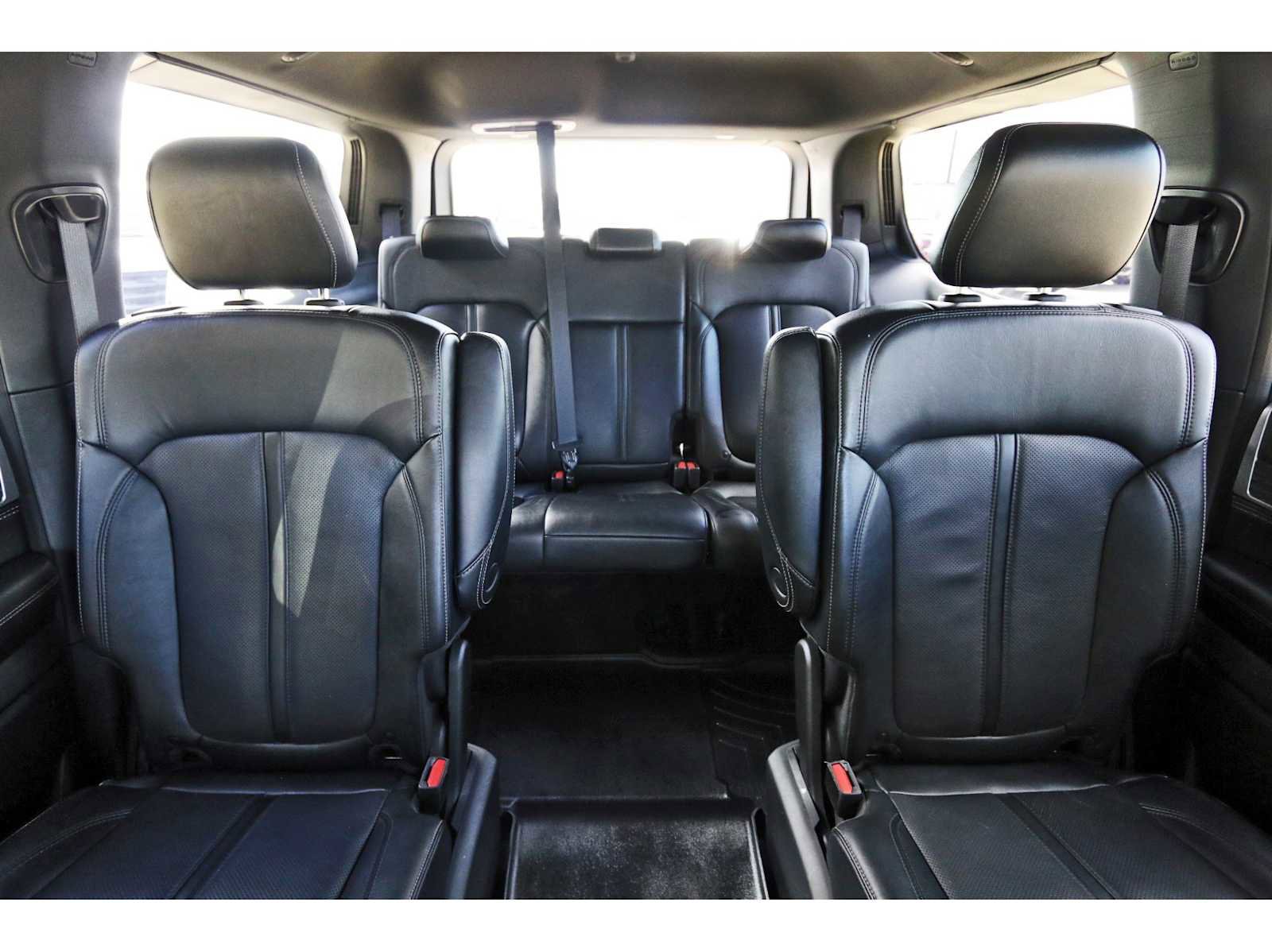 Used 2022 Jeep Wagoneer Series III w/ Flexible Seating Group image 11