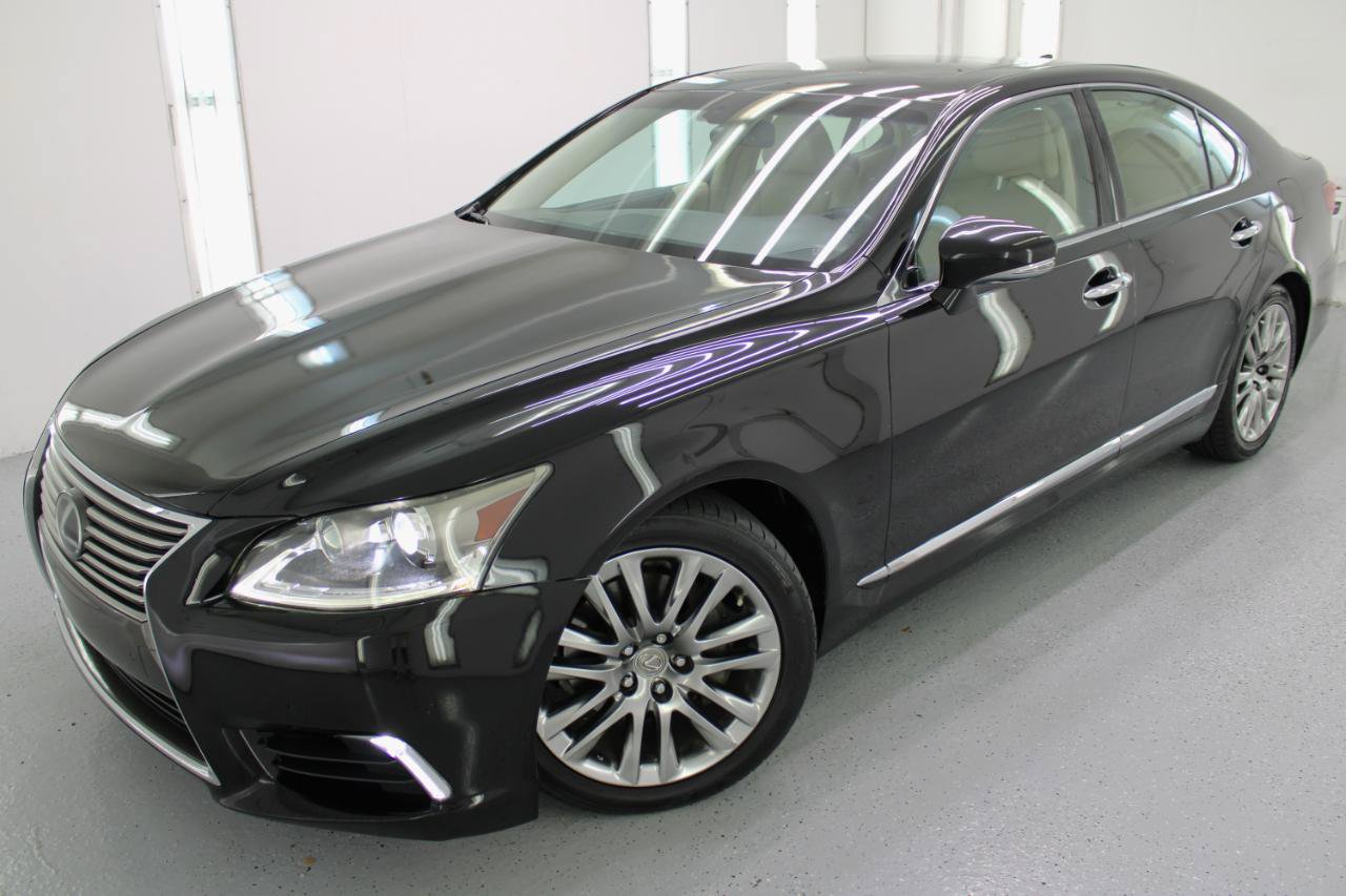 Used 2017 Lexus LS 460 w/ Comfort Package RWD image 28