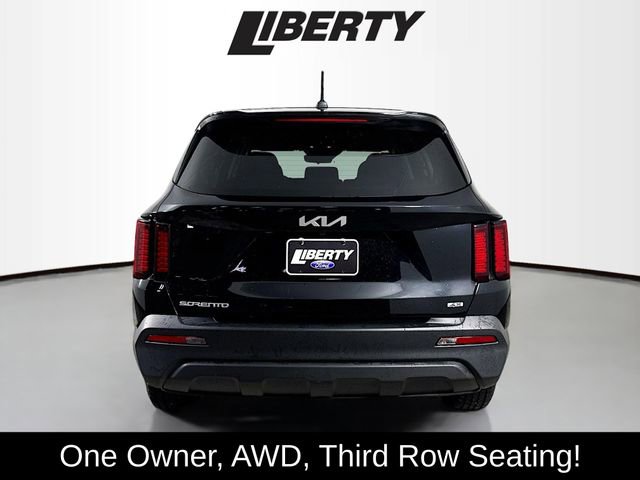 Used 2023 Kia Sorento LX image 6