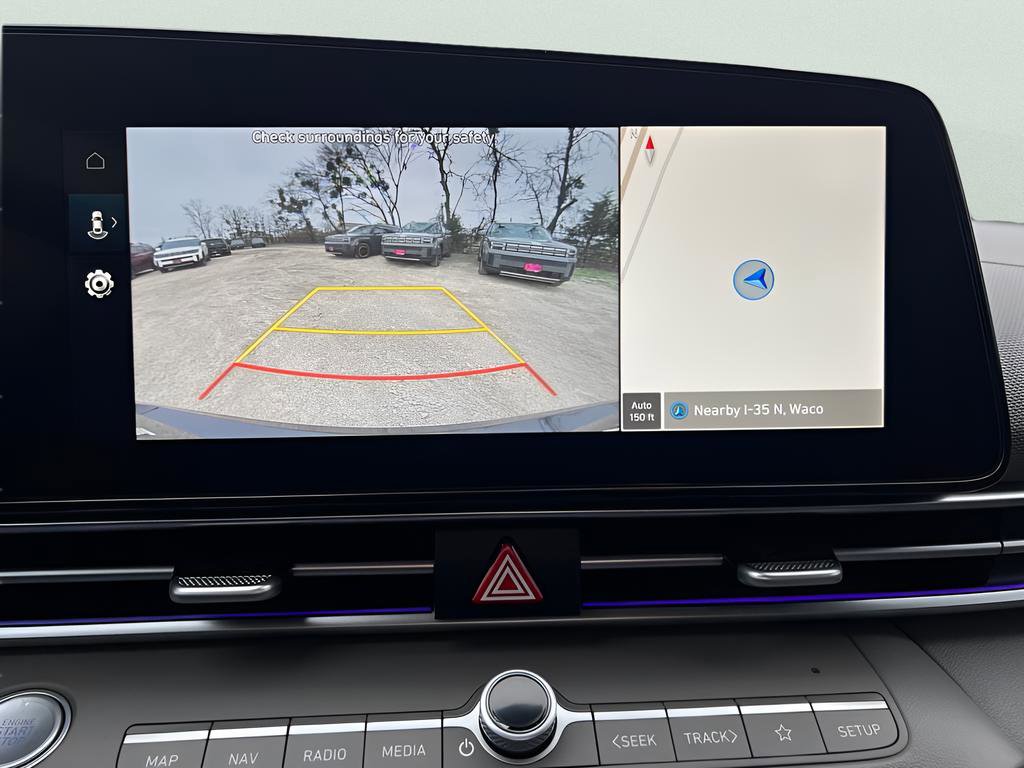 Used 2025 Hyundai Elantra SEL image 31