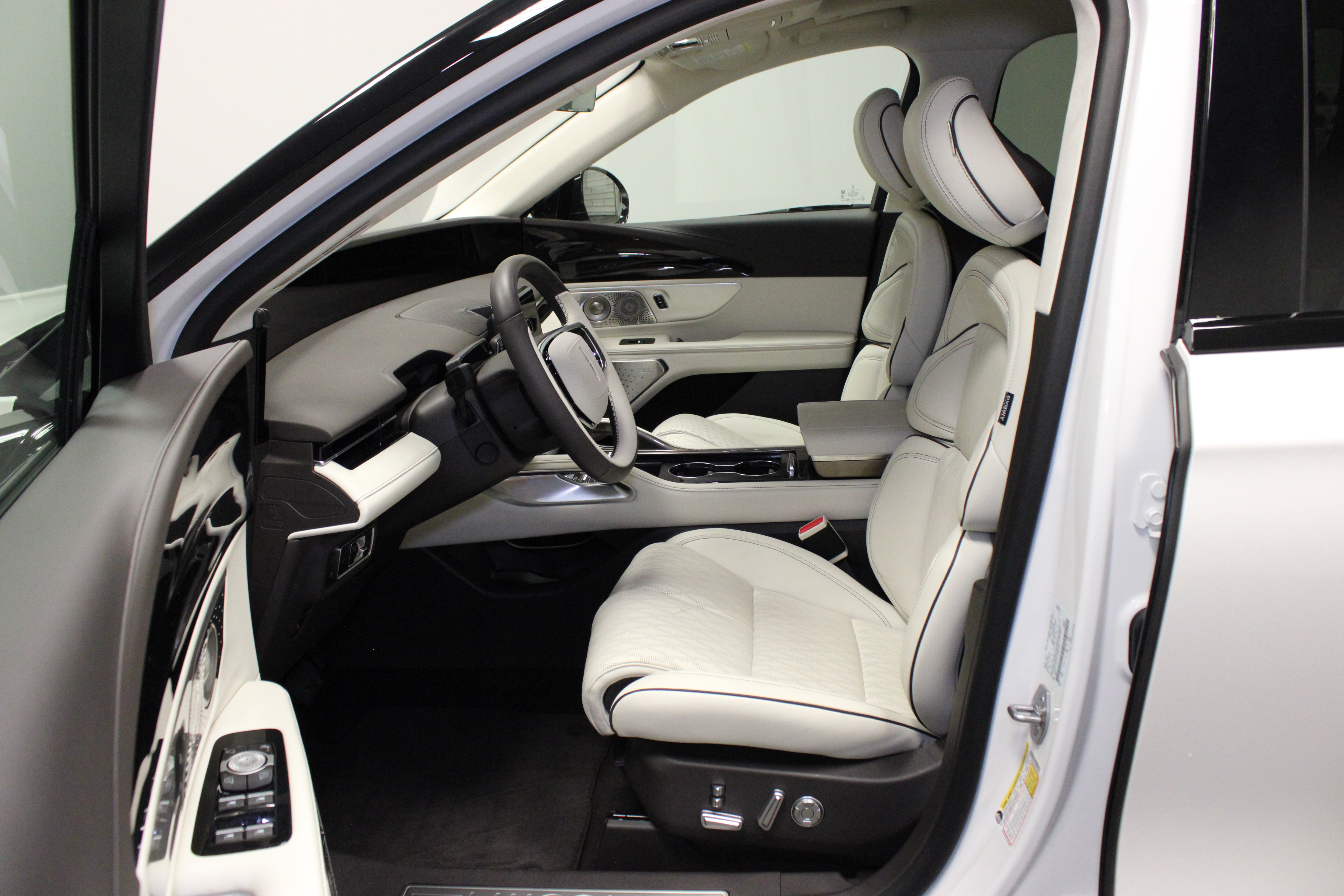 Used 2026 Lincoln Nautilus Black Label AWD/4WD image 18