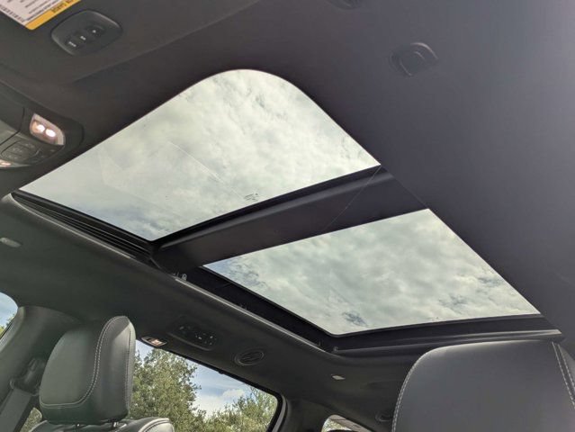 New 2027 Chrysler Pacifica Limited FWD image 23