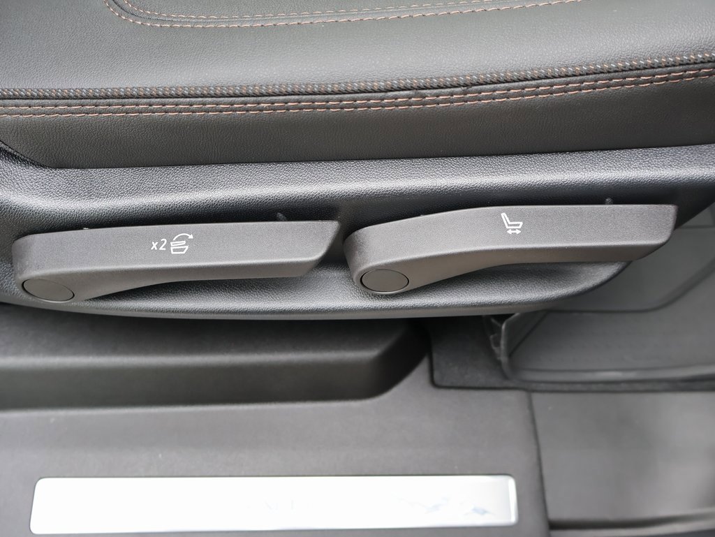 New 2025 Chevrolet Suburban High Country image 42