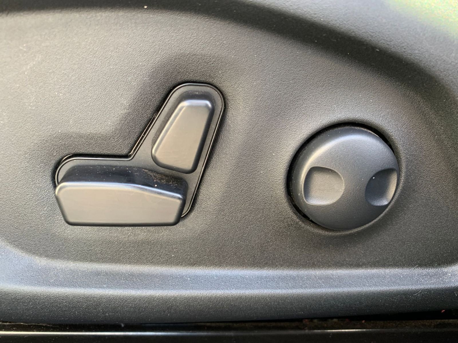 Used 2025 Jeep Compass Limited image 22