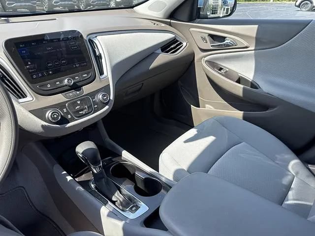Used 2024 Chevrolet Malibu LS FWD image 12