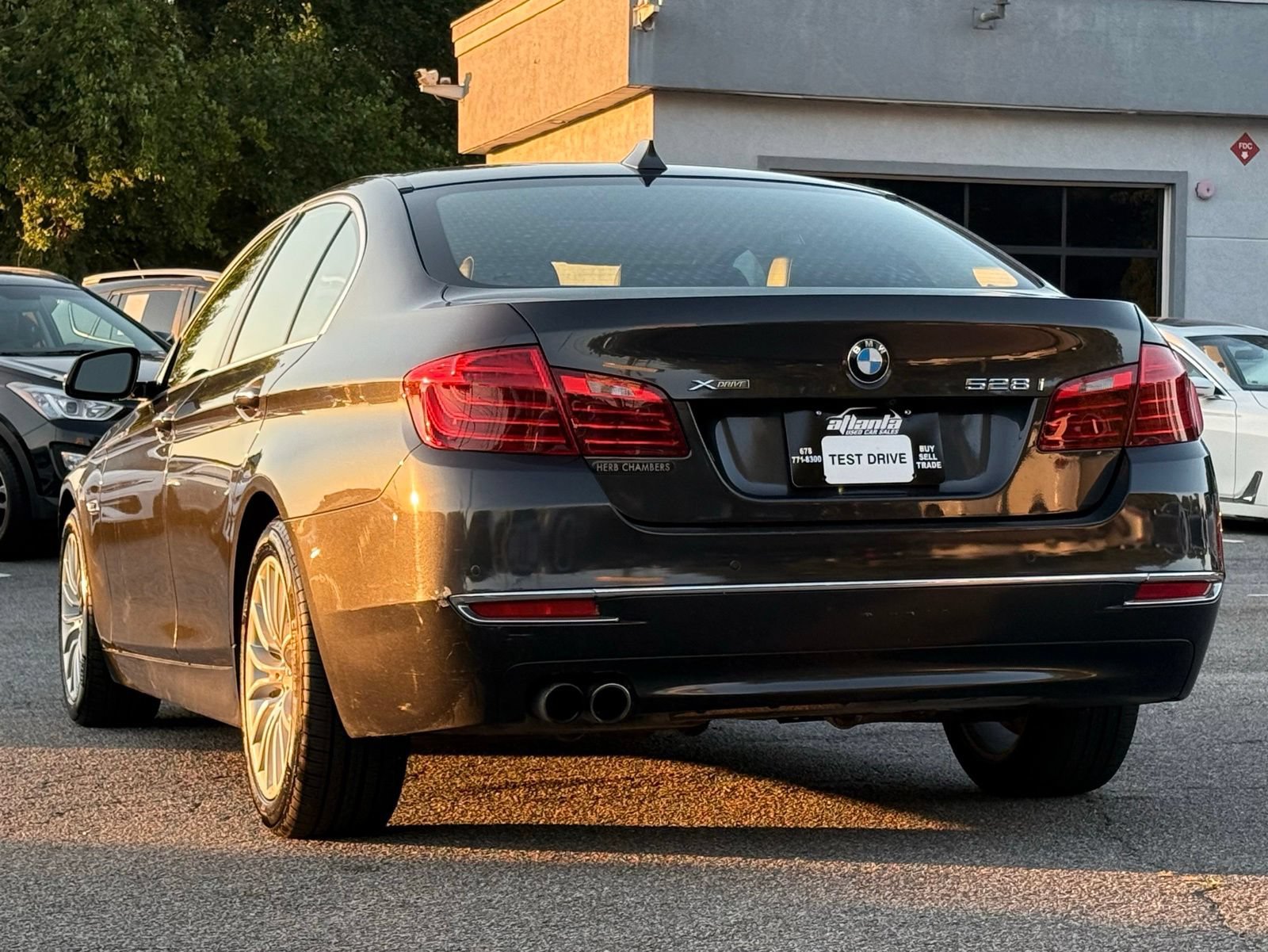 Used 2015 BMW 528i xDrive Sedan AWD/4WD image 3