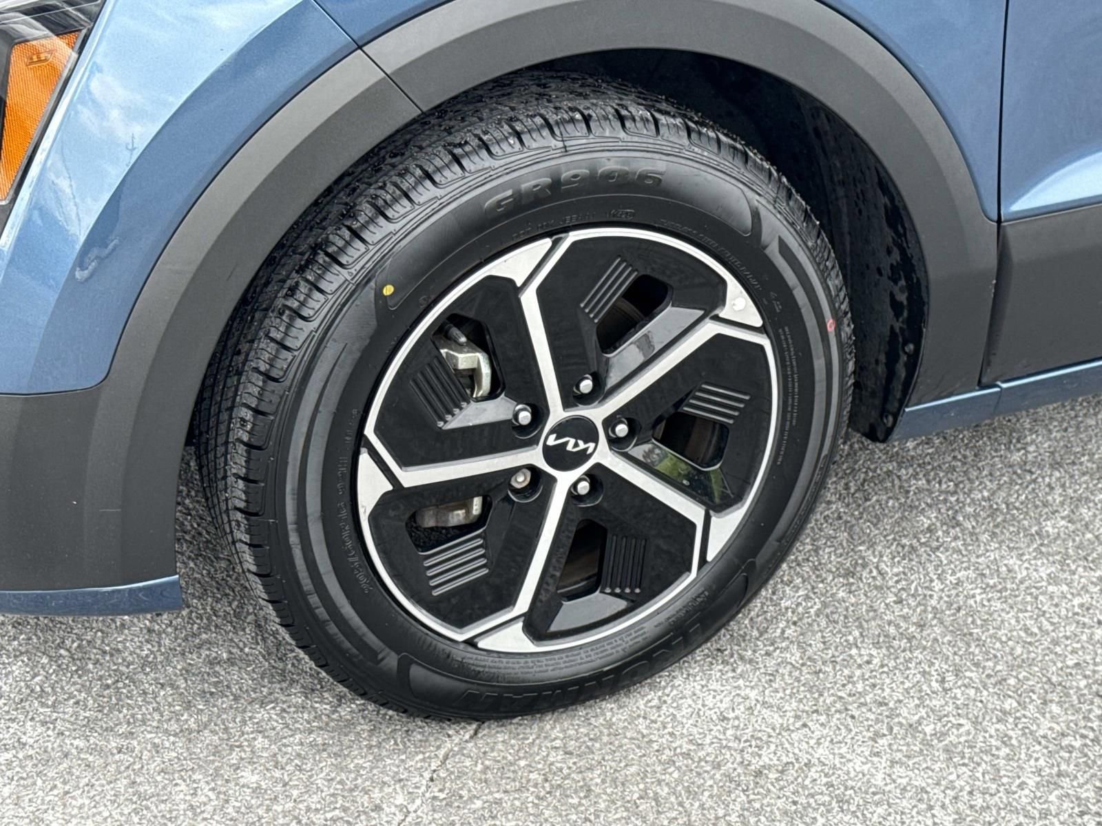 Used 2023 Kia Niro EX w/ EX Cold Weather Package image 7