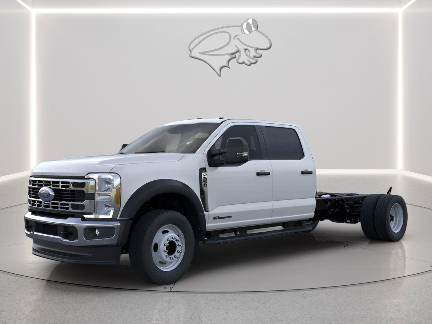 New 2026 Ford F550 4x4 Crew Cab image 2