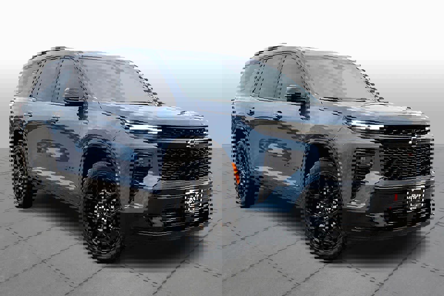 Used 2024 Chevrolet Traverse RS image 2