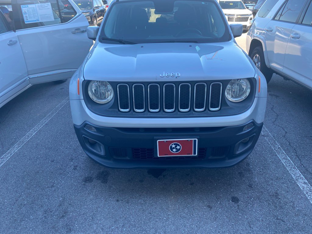 Used 2016 Jeep Renegade Latitude AWD/4WD image 3