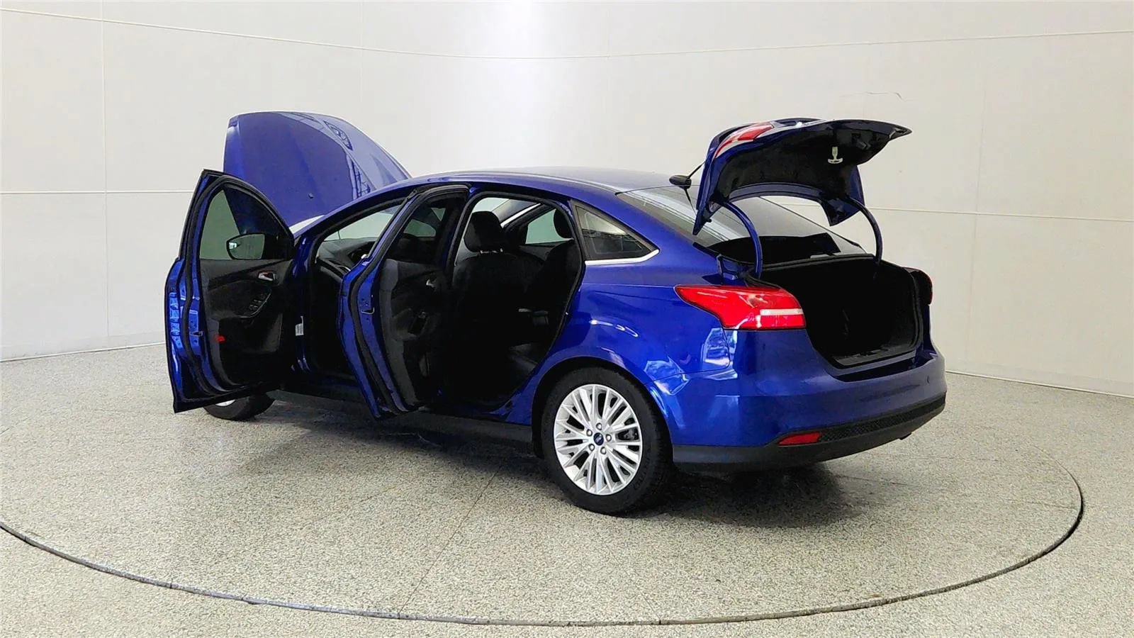Used 2015 Ford Focus Titanium FWD image 11