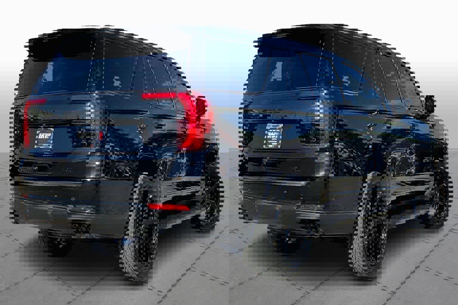 Used 2025 GMC Yukon Denali w/ LPO, Floor Liner Package image 12