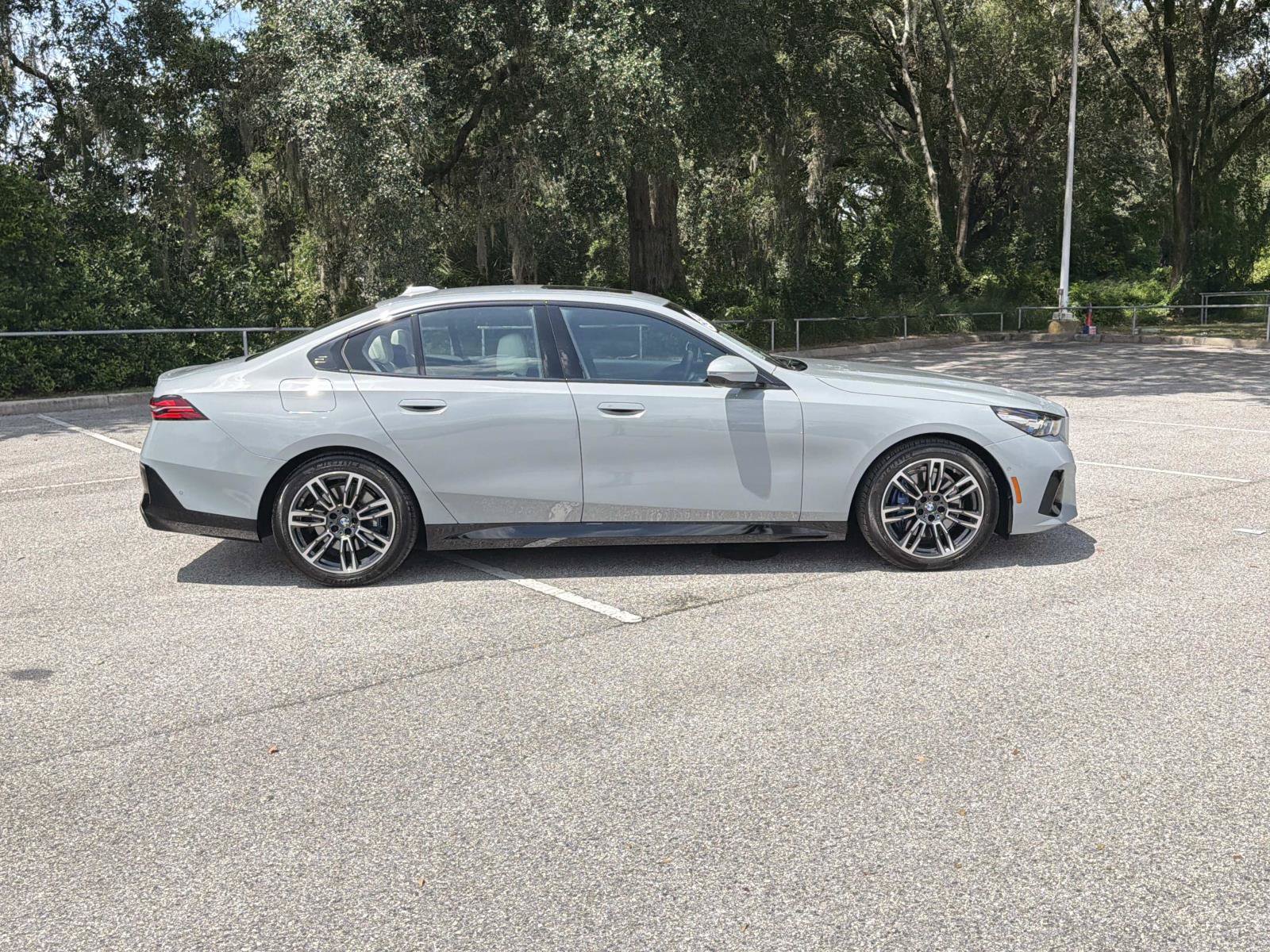 Certified 2026 BMW 530i xDrive w/ M Sport Package AWD/4WD image 3