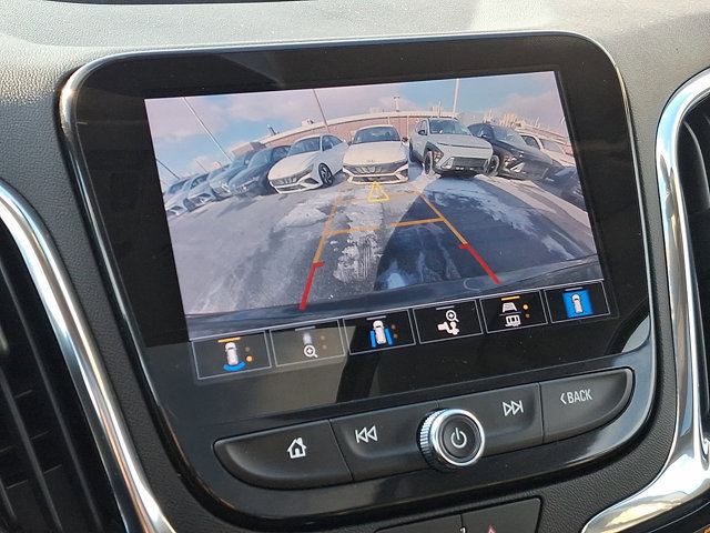 Used 2023 Chevrolet Equinox Premier image 18