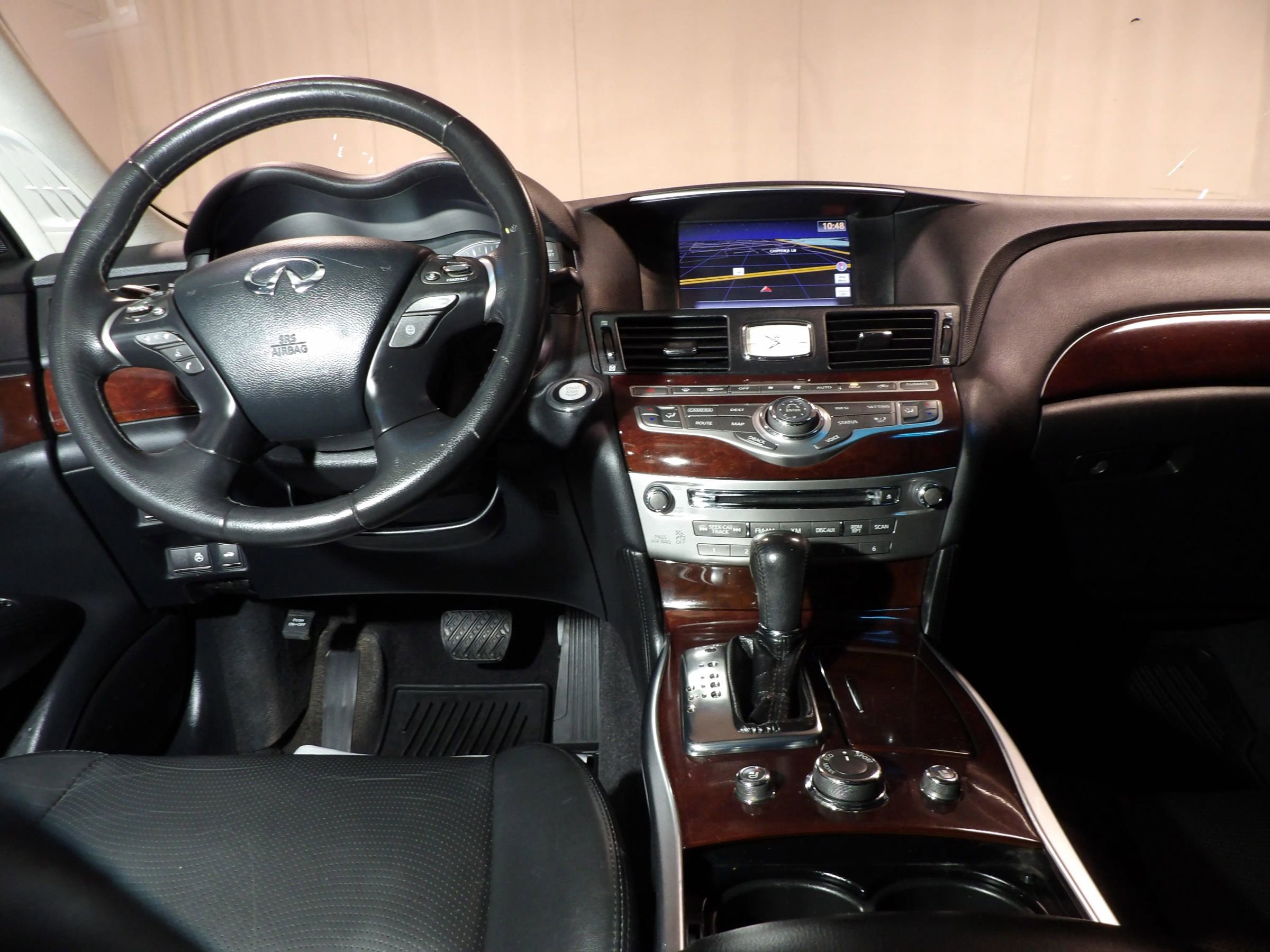 Used 2016 INFINITI Q70 L 3.7 w/ Technology Package AWD/4WD image 18