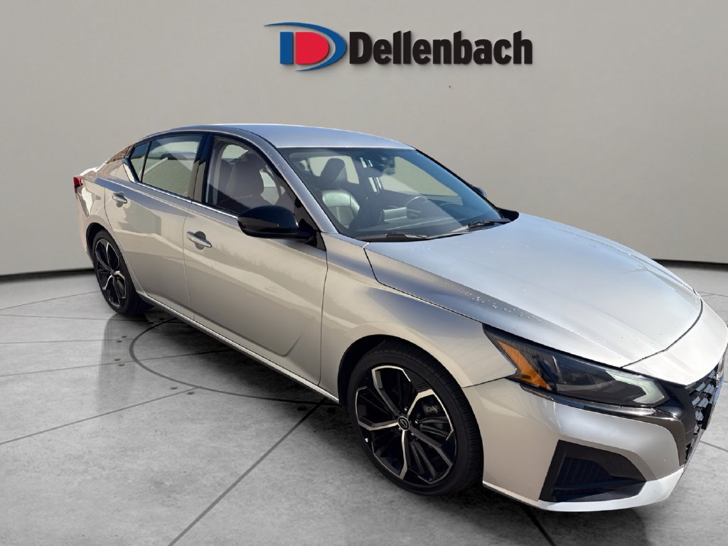 Used 2024 Nissan Altima 2.5 SR FWD image 9