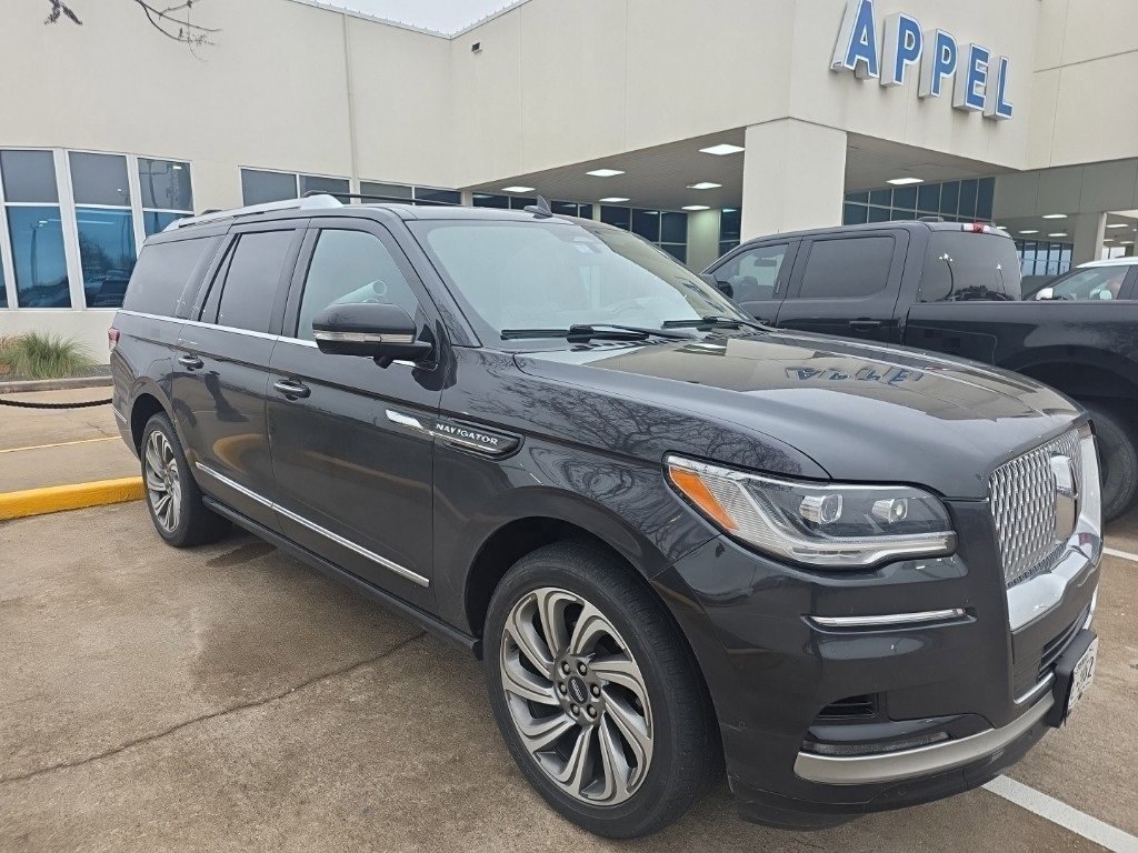 Used 2023 Lincoln Navigator L Reserve video 1