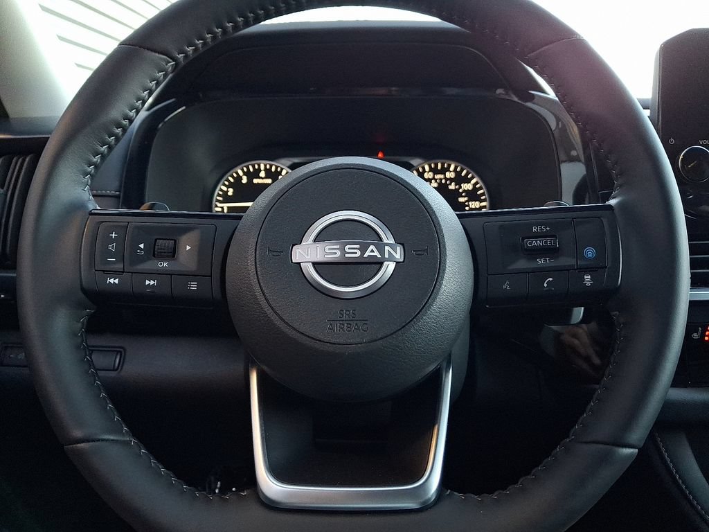 Used 2023 Nissan Pathfinder SL AWD/4WD image 21