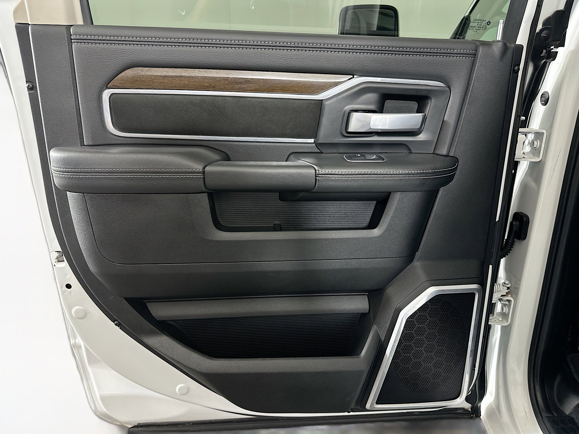 Used 2024 RAM 2500 Laramie image 27