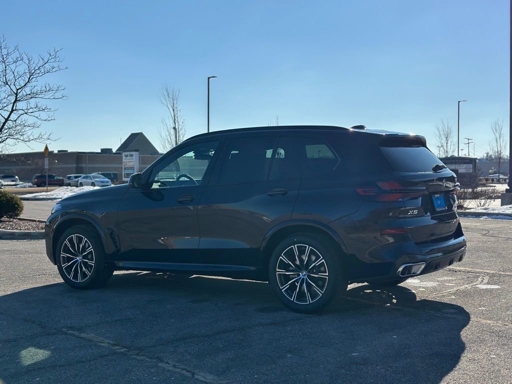 New 2026 BMW X5 xDrive40i w/ M Sport Package AWD/4WD image 5
