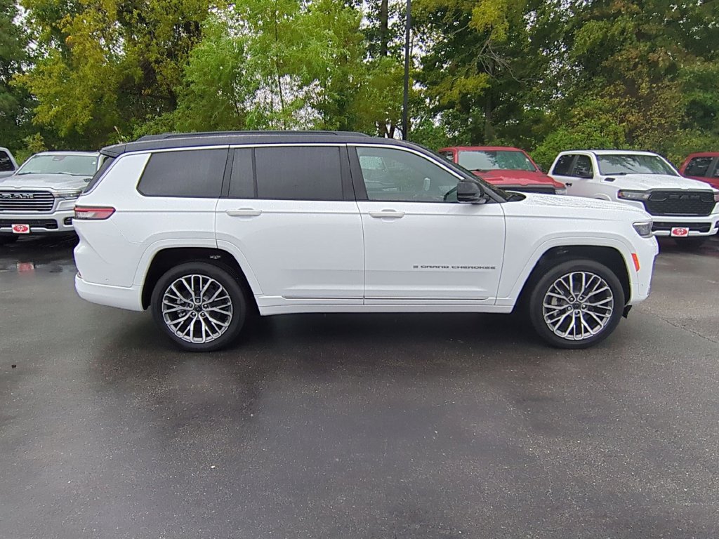 New 2027 Jeep Grand Cherokee L Summit AWD/4WD image 3