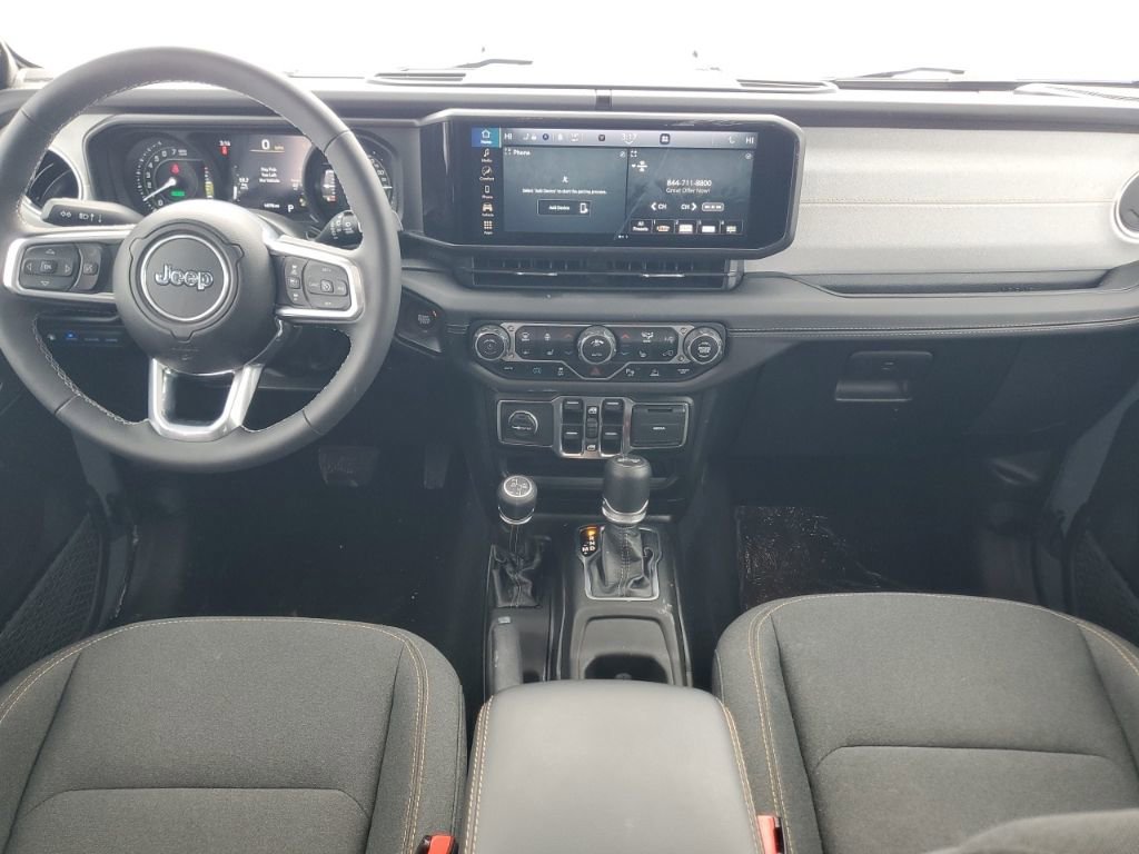 Used 2025 Jeep Wrangler Unlimited Sahara w/ Safety Group image 6