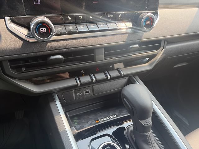 Used 2026 Chevrolet Colorado Trail Boss AWD/4WD image 19