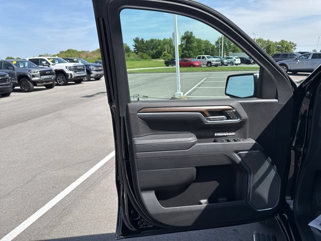Used 2026 Chevrolet Silverado 1500 High Country w/ Technology Package AWD/4WD image 15