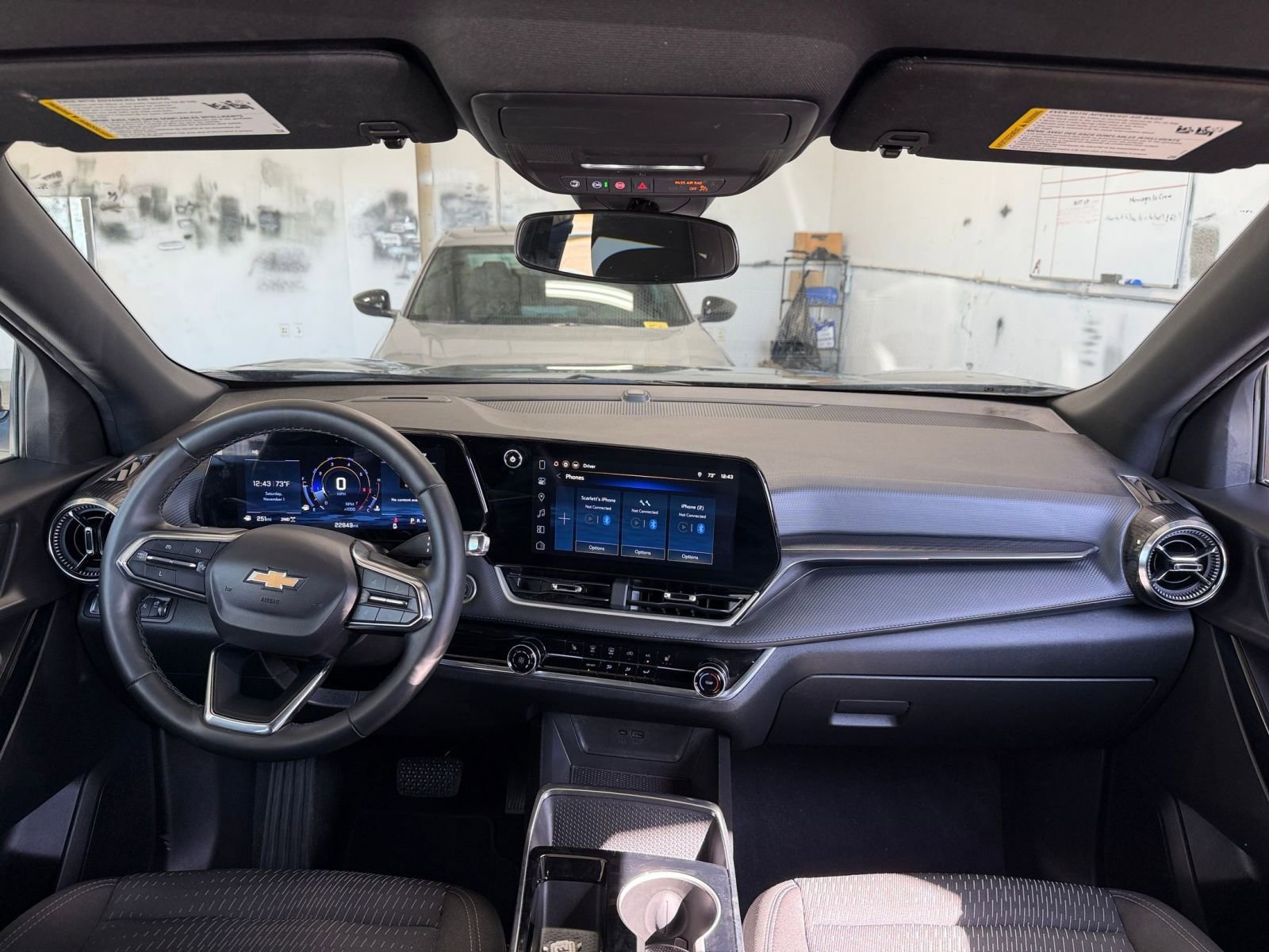 Used 2025 Chevrolet Equinox LT image 32