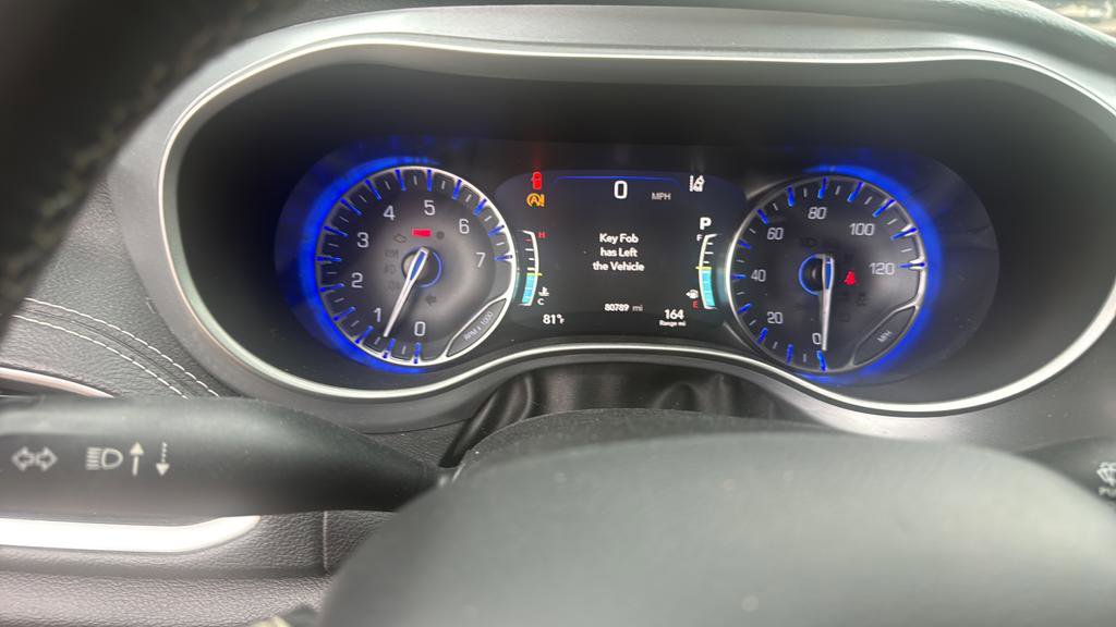 Used 2021 Chrysler Pacifica Touring-L w/ Premium & Safety Sphere Group FWD image 15