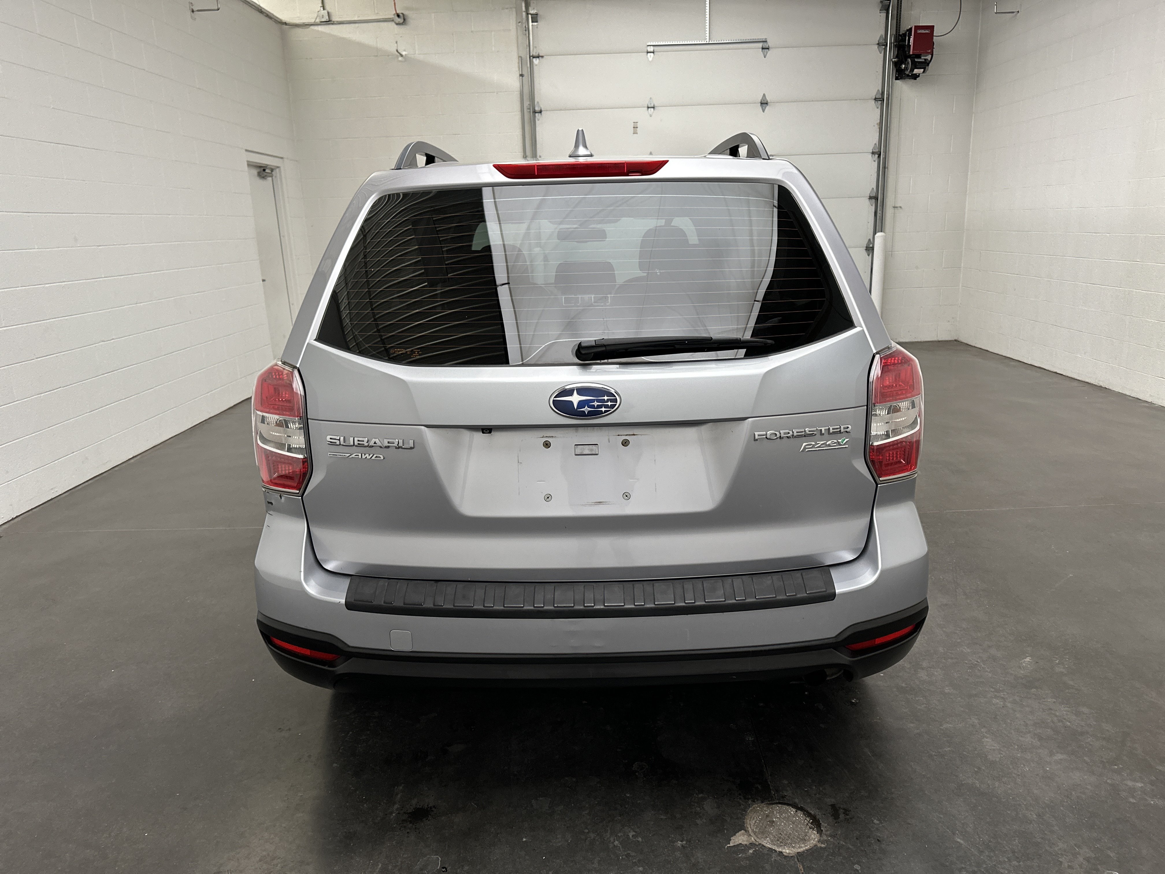Used 2016 Subaru Forester 2.5i w/ Alloy Wheel Package AWD/4WD image 7
