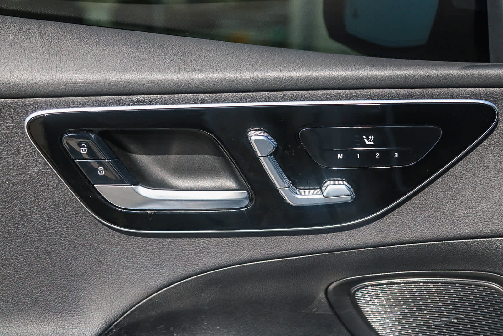 Used 2023 Mercedes-Benz C 300 Sedan image 21