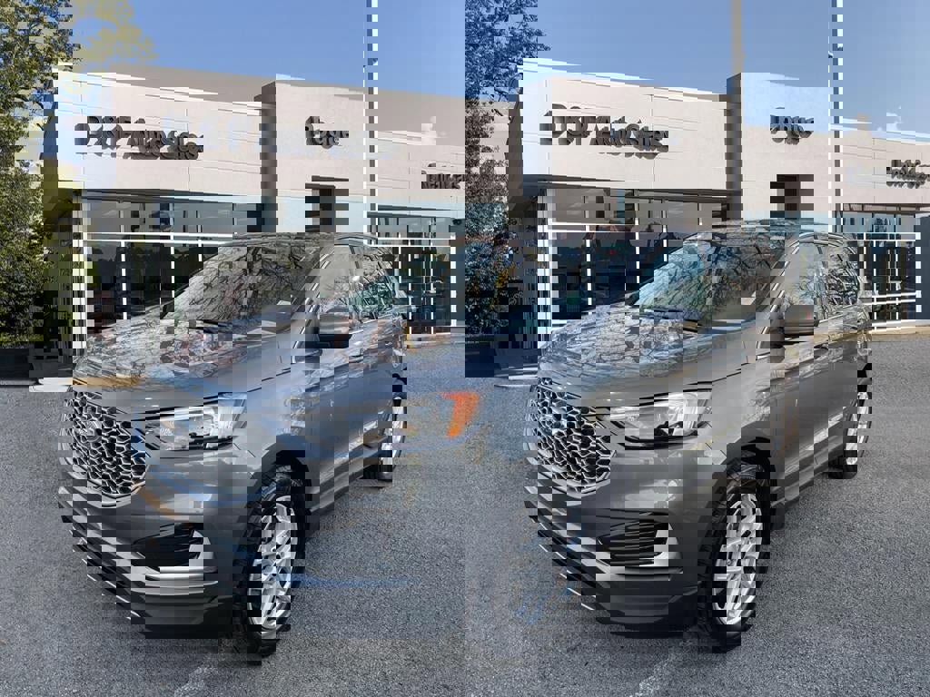 Used 2024 Ford Edge SEL image 4