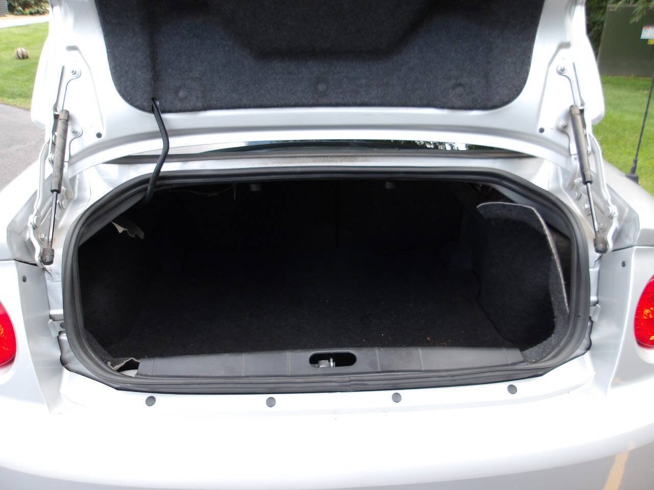 Used 2006 Chevrolet Cobalt LT w/ Preferred Equipment Group FWD image 21