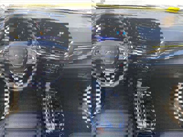 Used 2025 Chevrolet Trax ACTIV w/ Sunroof Package FWD image 13