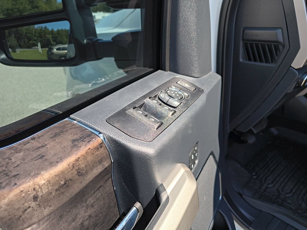 Used 2022 Ford F250 Lariat w/ Black Appearance Package AWD/4WD image 11