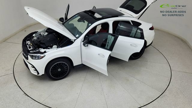 Used 2025 Mercedes-Benz GLC 300 4MATIC image 89