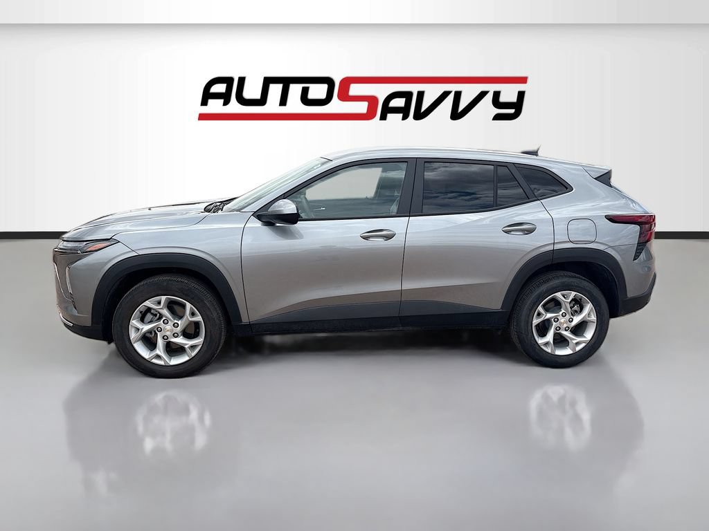 Used 2026 Chevrolet Trax LS w/ LS Convenience Package FWD image 4