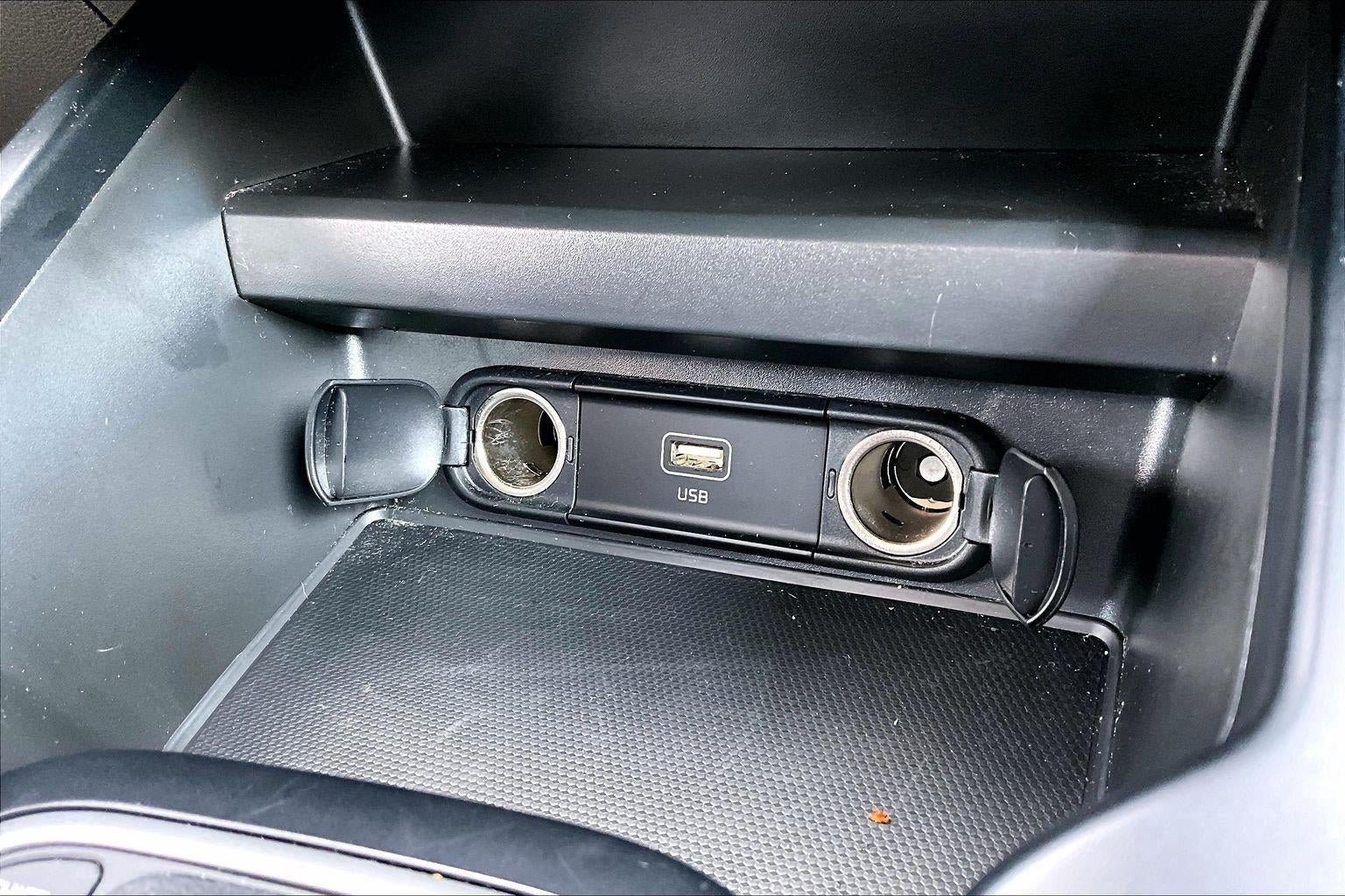 Used 2025 Kia Soul LX w/ LX Technology Package FWD image 15
