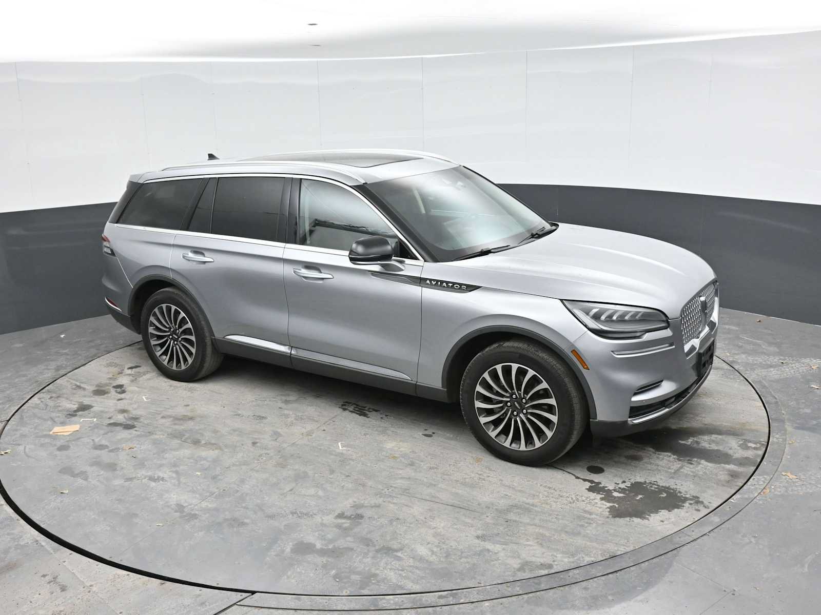 Used 2023 Lincoln Aviator AWD w/ Premium Package image 17