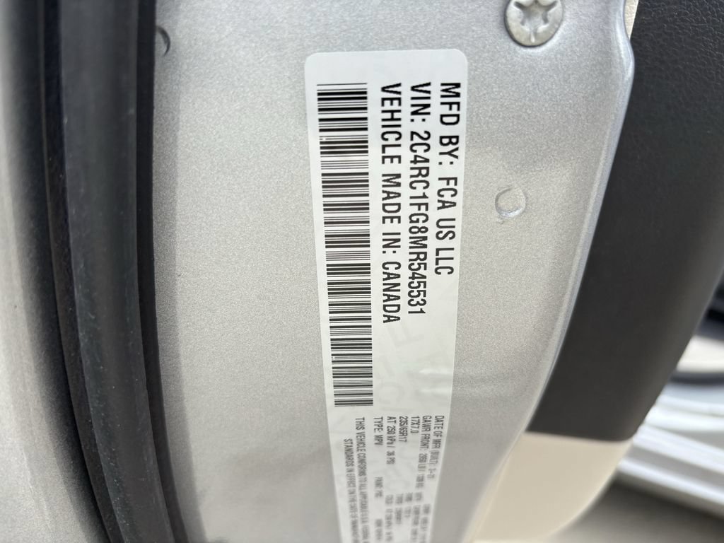 Used 2021 Chrysler Pacifica Touring w/ Cold Weather Group FWD image 12