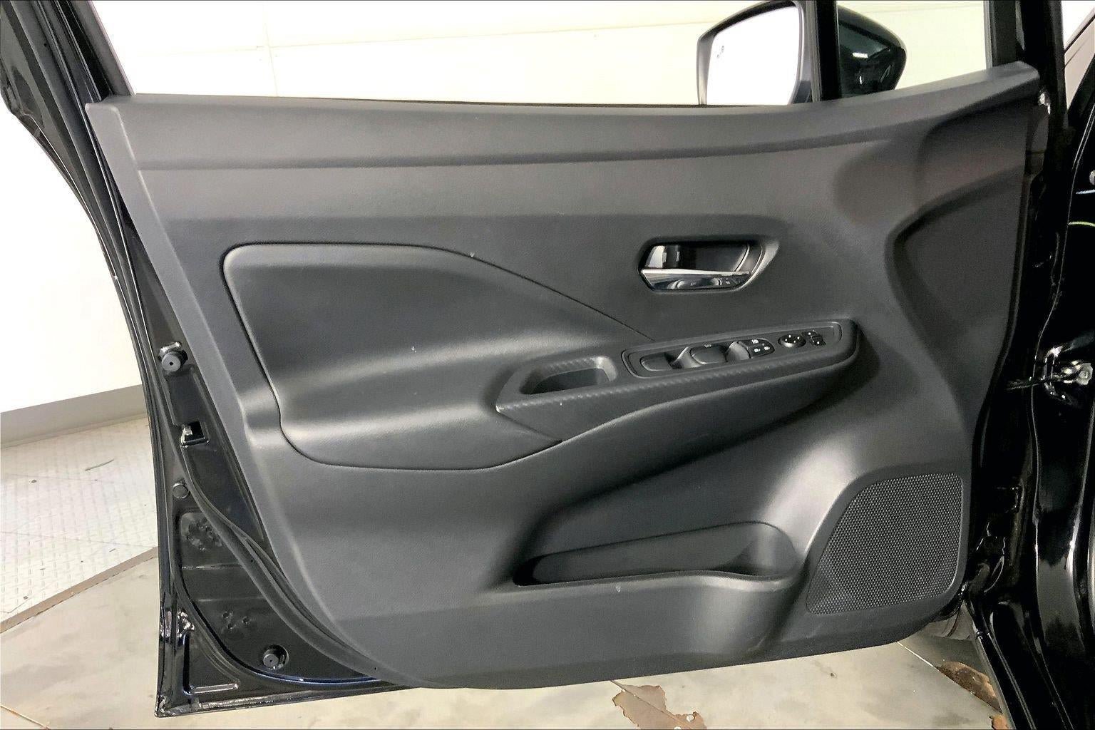 Used 2025 Nissan Versa SV FWD image 24