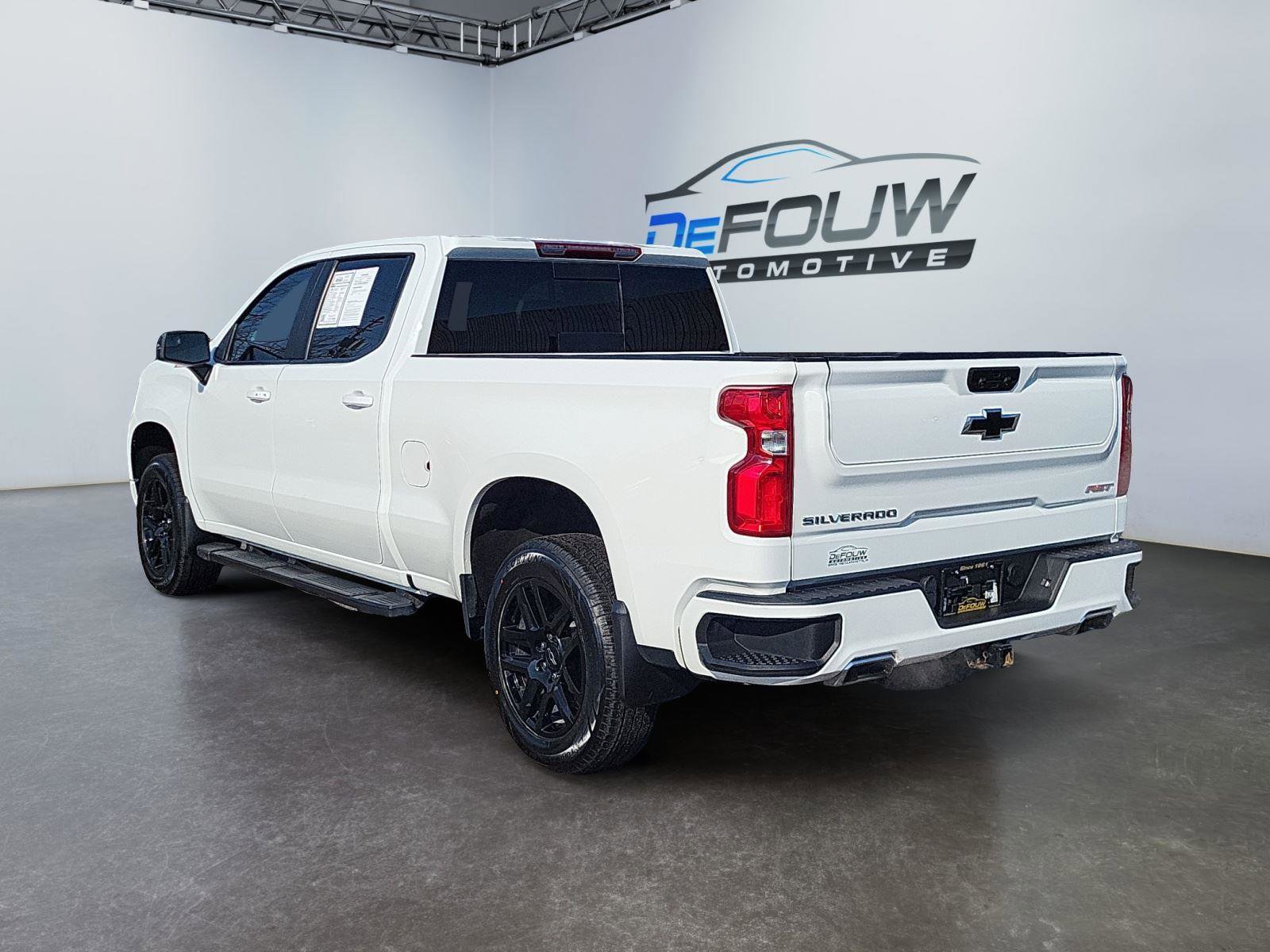 Used 2023 Chevrolet Silverado 1500 RST image 5