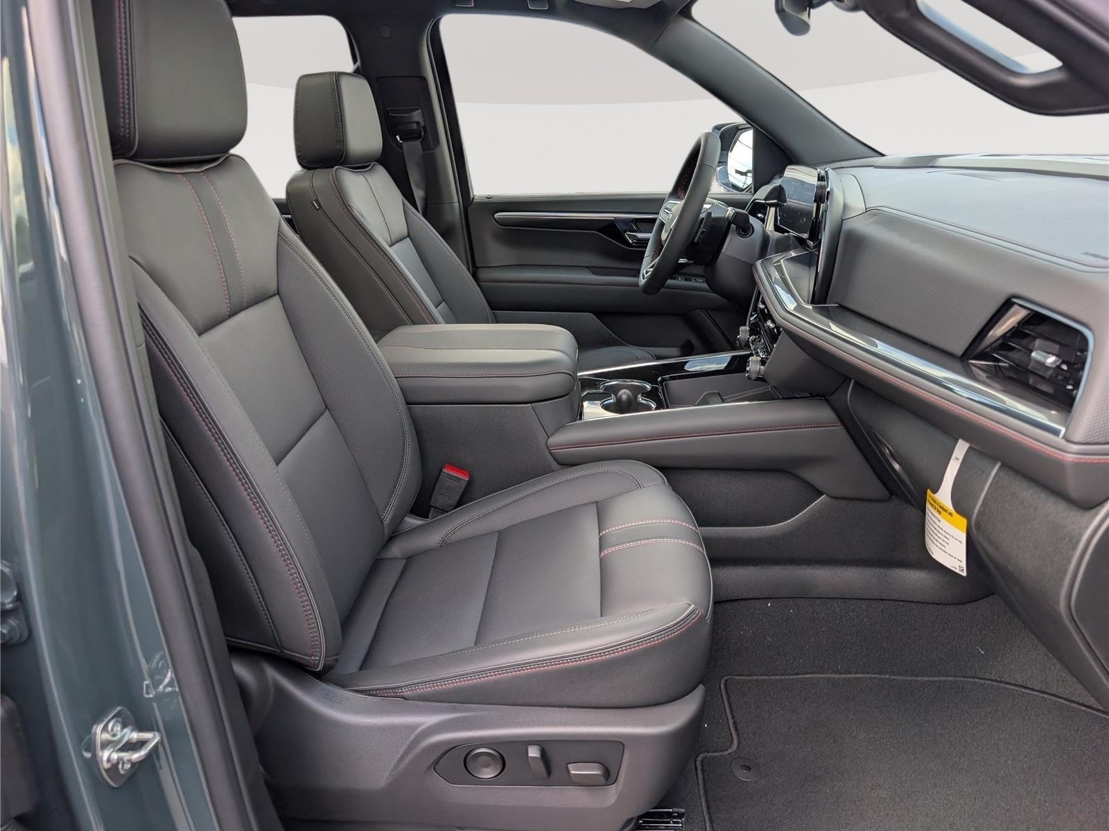 New 2026 Chevrolet Suburban RST w/ Comfort Package AWD/4WD image 8