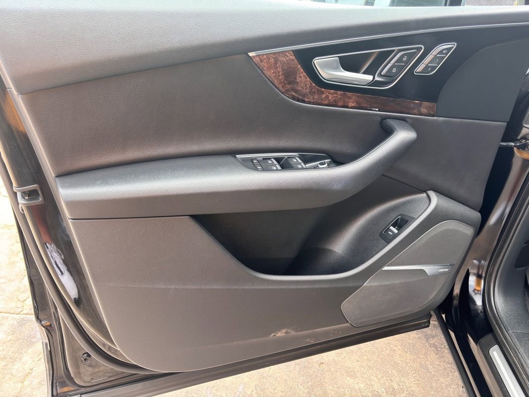 Used 2018 Audi Q7 3.0T Premium Plus image 16