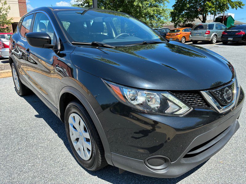 Used 2018 Nissan Rogue Sport S image 3